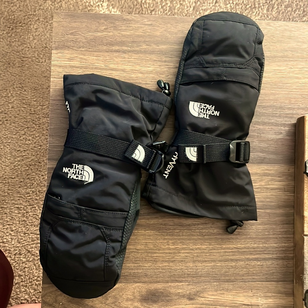 Black North Face Mittens. Size M. Waterproof.